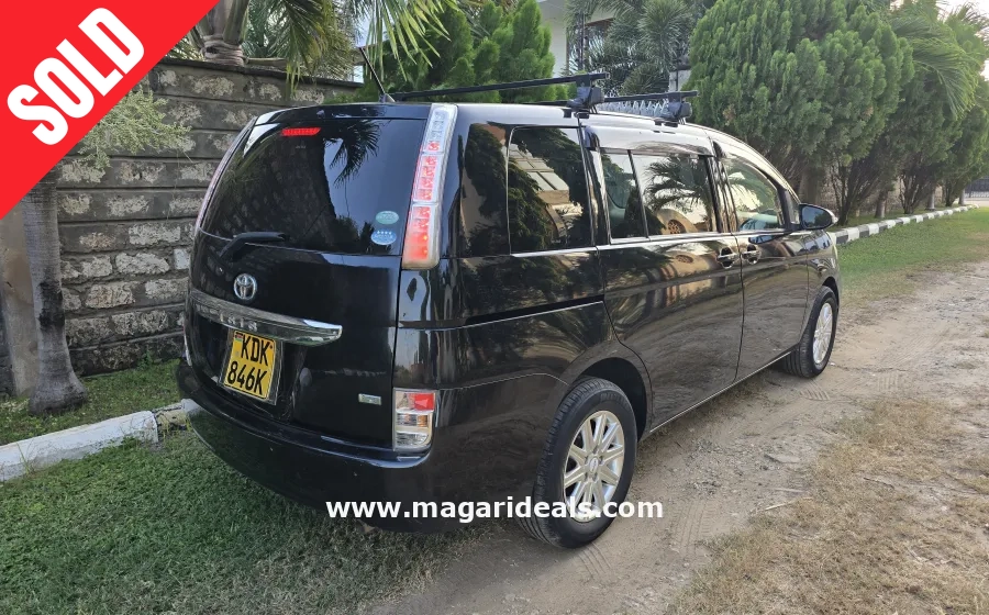 TOYOTA ISIS 2015 Mombasa in Kenya for Sale | Magari Deals