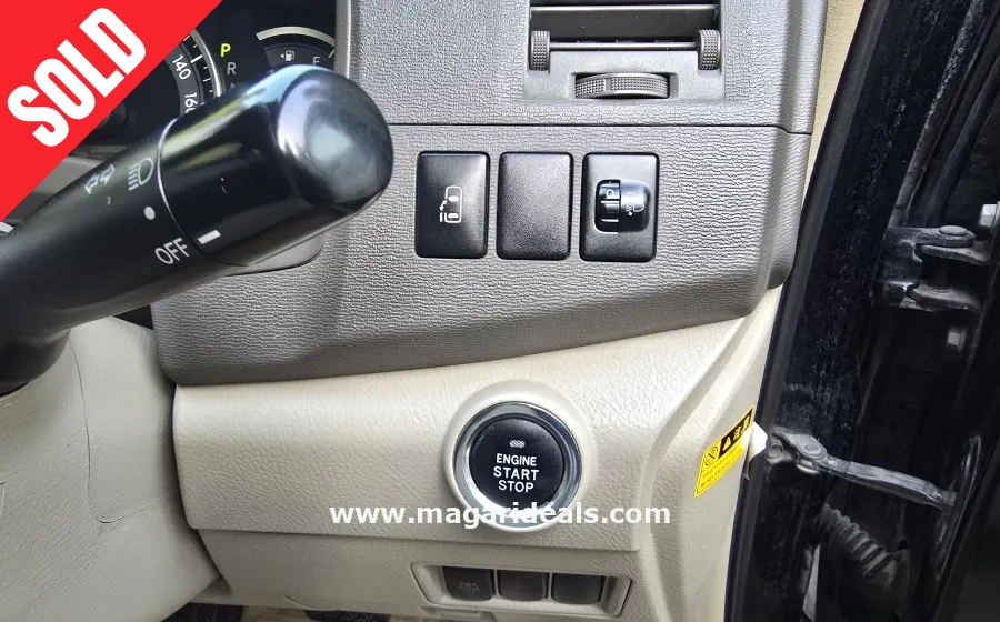 TOYOTA ISIS 2015 Mombasa in Kenya for Sale | Magari Deals