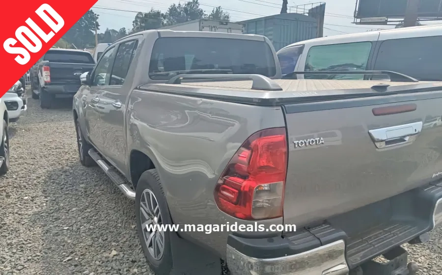 TOYOTA HILUX Invincible 2016 Manual in Kenya for Sale | Magari Deals