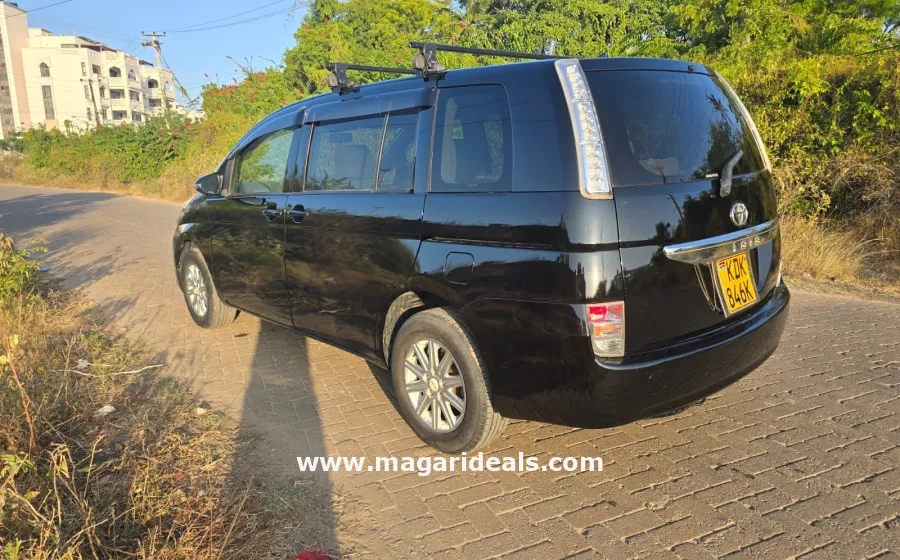 TOYOTA ISIS 2015 Mombasa in Kenya for Sale | Magari Deals