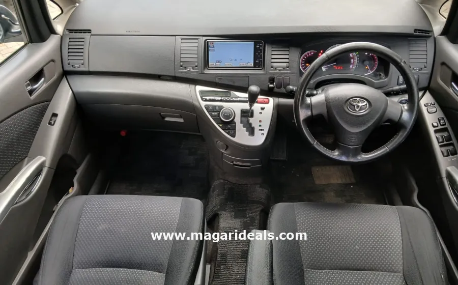 TOYOTA ISIS 2010 Nairobi in Kenya for Sale | Magari Deals