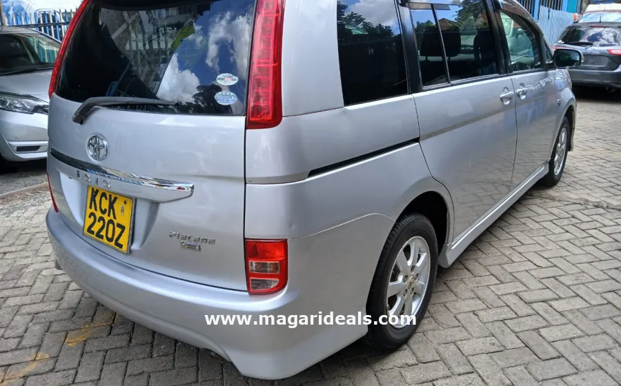 TOYOTA ISIS 2010 Nairobi in Kenya for Sale | Magari Deals