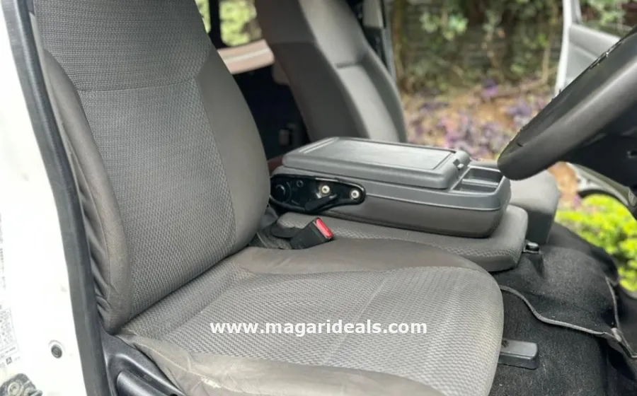 2017 NISSAN NV350 CARAVAN in Kenya for Sale | Magari Deals