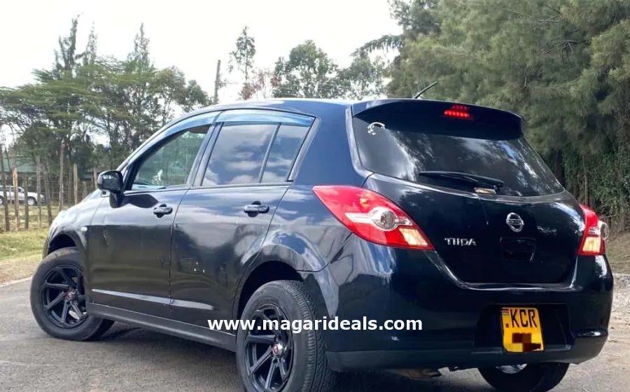 2011 NISSAN TIIDA Hatchbak in Kenya for Sale | Magari Deals