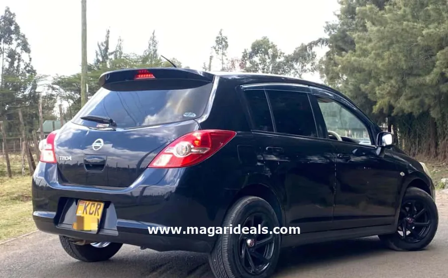 2011 NISSAN TIIDA Hatchbak in Kenya for Sale | Magari Deals
