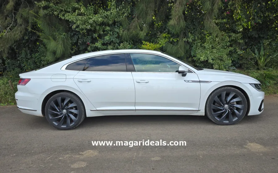 VW Arteon R-Line 2018 Model Sunroof in Kenya for Sale | Magari Deals