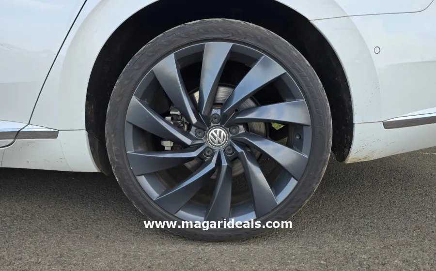 VW Arteon R-Line 2018 Model Sunroof in Kenya for Sale | Magari Deals