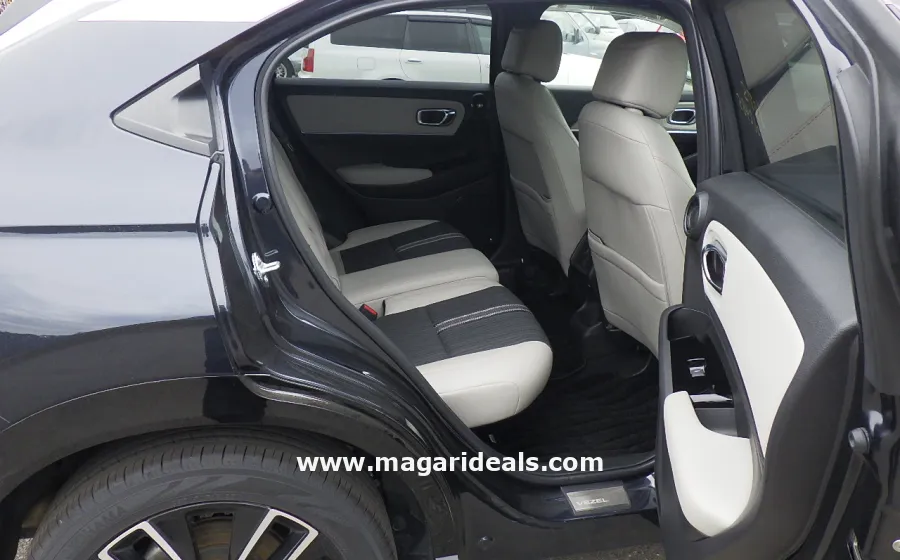 20221 Honda Vezel HEV PLAY in Kenya for Sale | Magari Deals